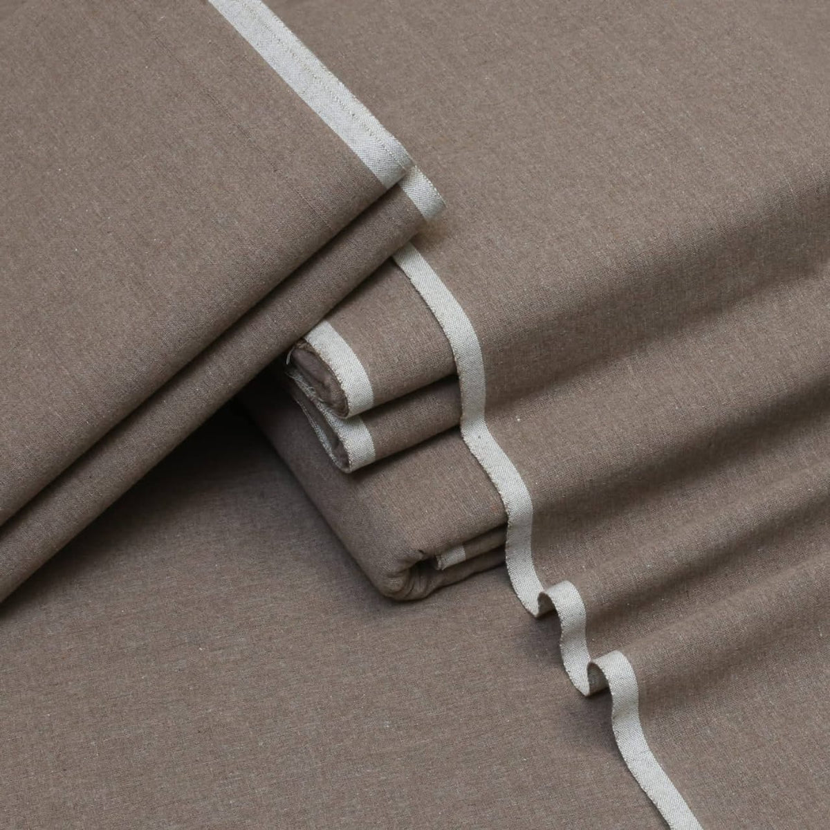 Taupe-brown